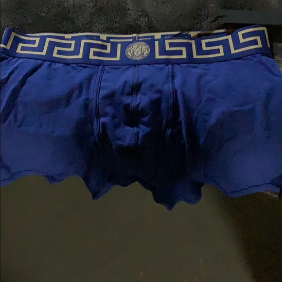 Versace draws - Picture 1 of 1